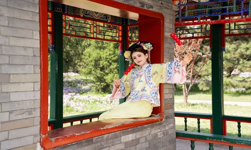 Traditional-Costume-Experience Traditional-Costume-Experience