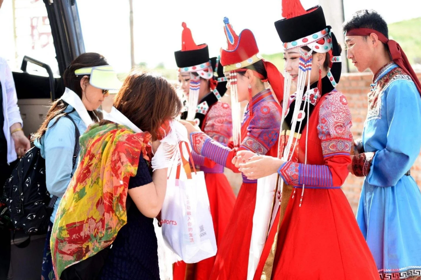 Down-Horse-Wine-Ceremony-Ulanqab