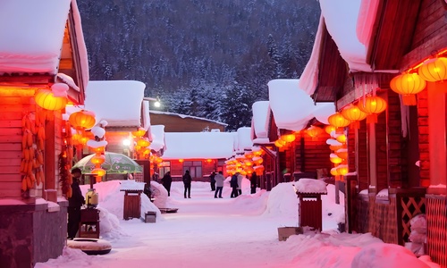 Xueyun-Street-Snow-Town