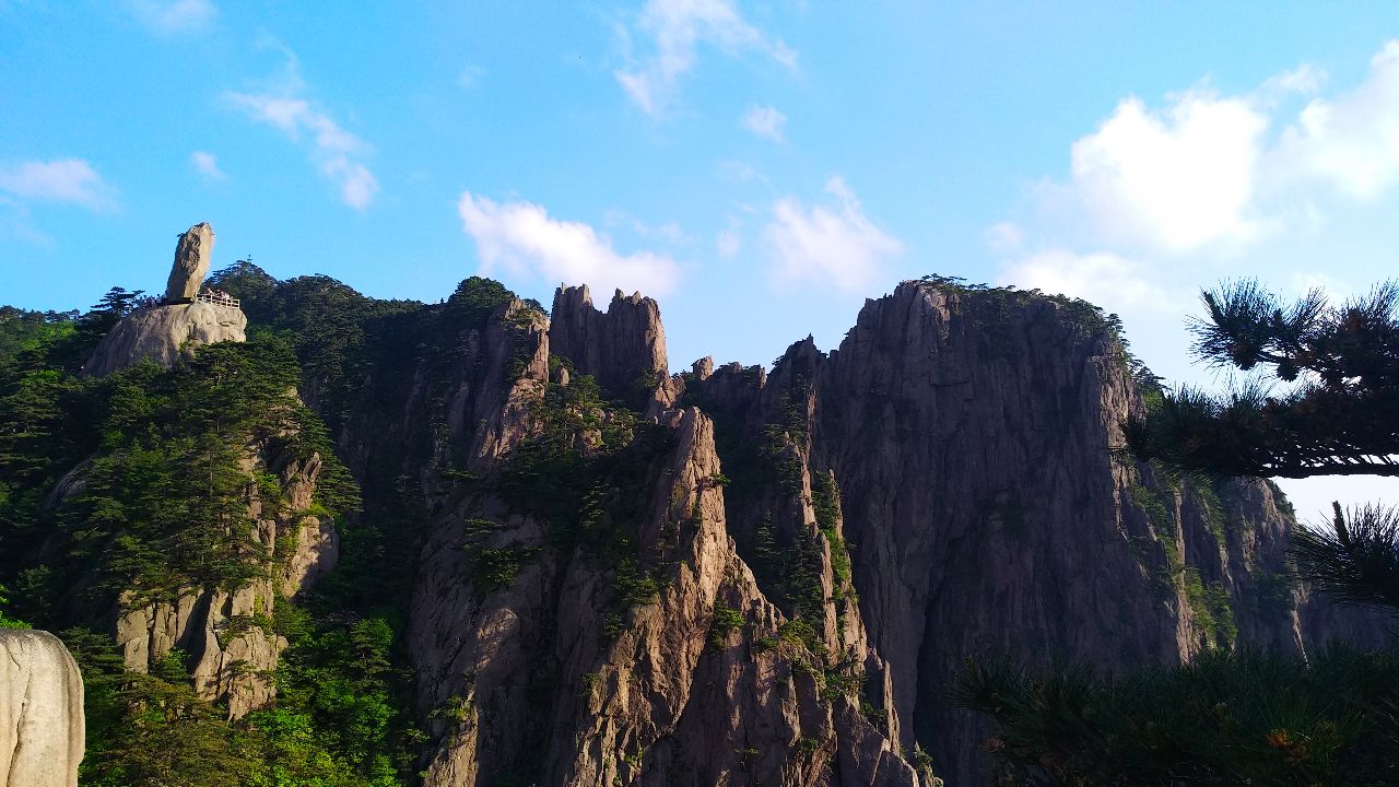 Flying-over-Rock-Huangshan