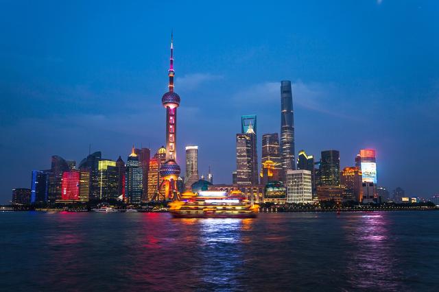 Huangpu-River-Night-Cruise-Shanghai