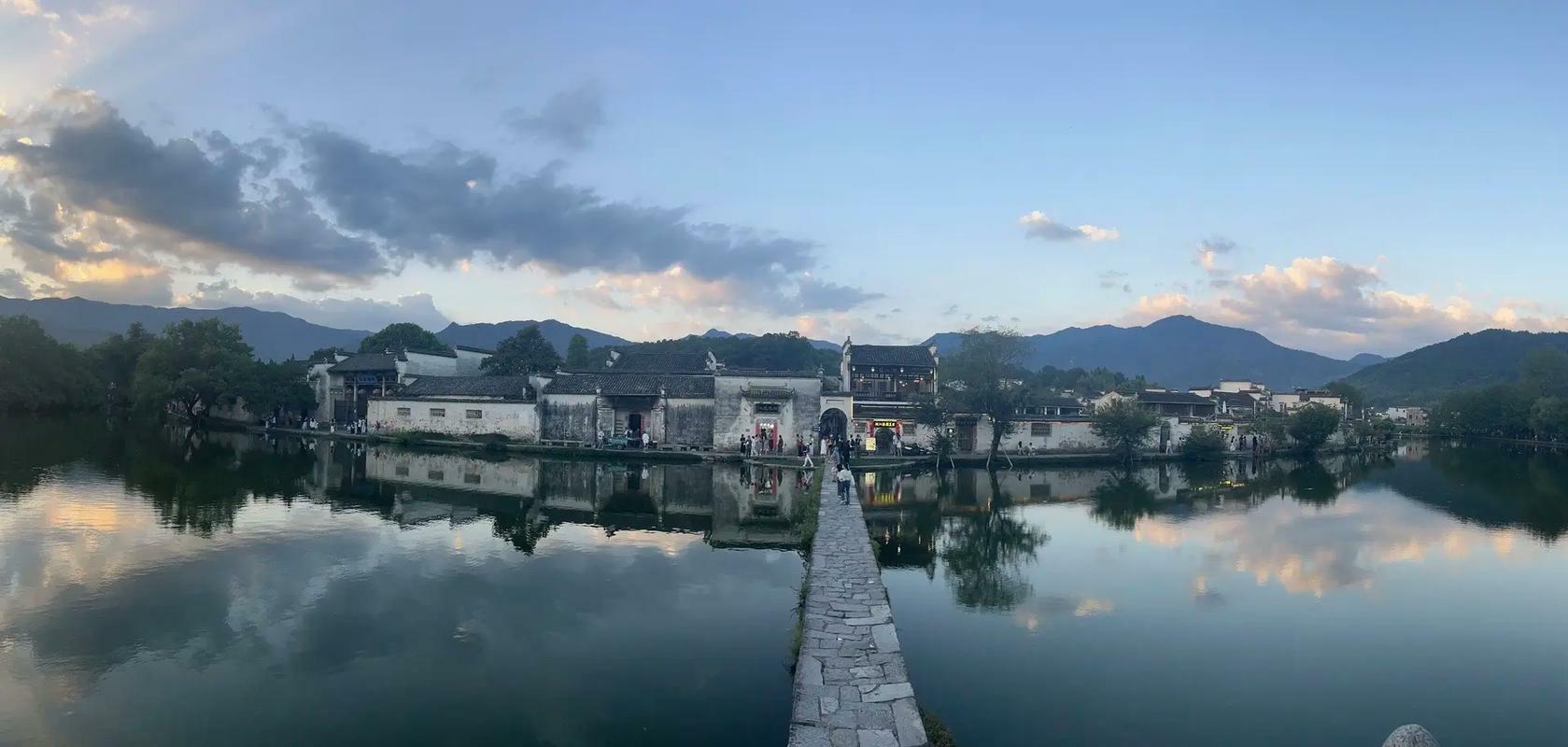 Hongcun-Ancient-Village-Huangshan