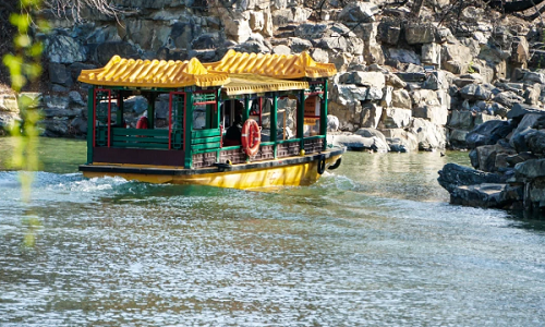 Kunming-Lake-Boat-Riding-Beijing