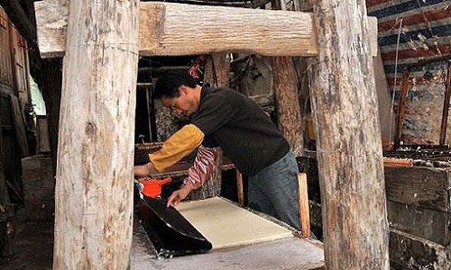 Shiqiao-Miao-Village-Paper-Making