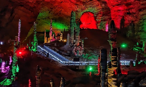 Huanglong-Cave