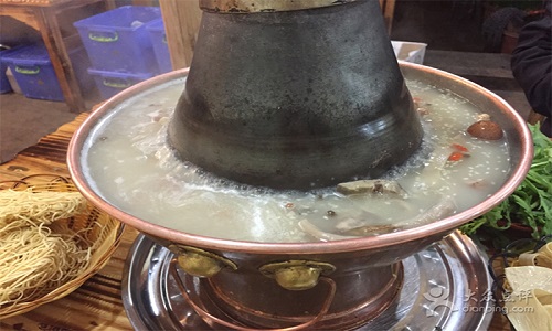 Lijiang-Black-Goat-Hot-Pot