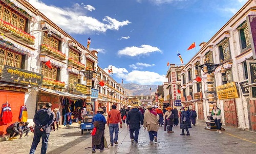 Barkhor-Street-Lhasa